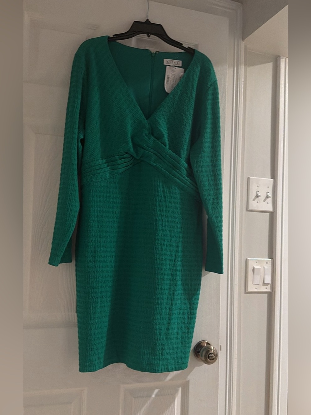 Siena Studio Emerald Green Knot-Front Long Sleeve Dress